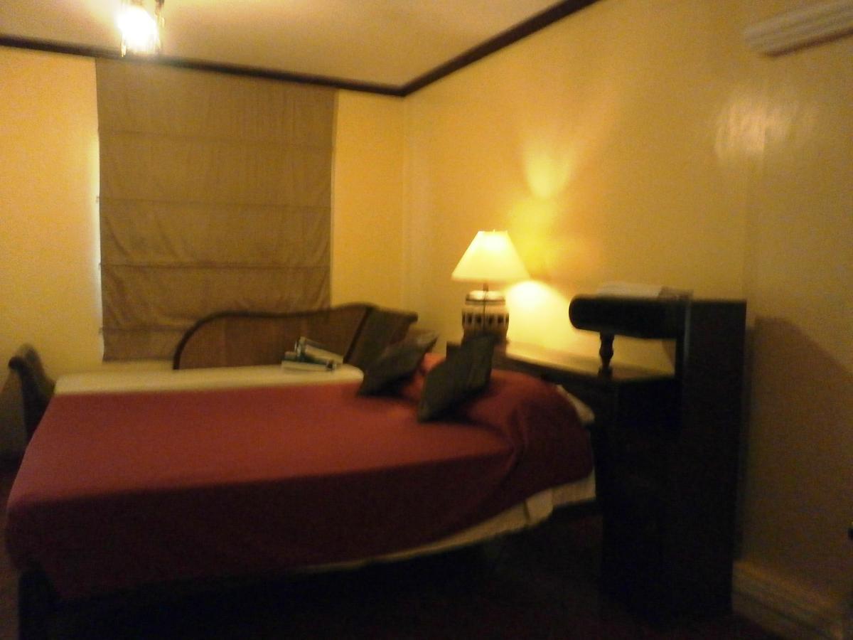 True Home Hotel Balabag  Rum bild